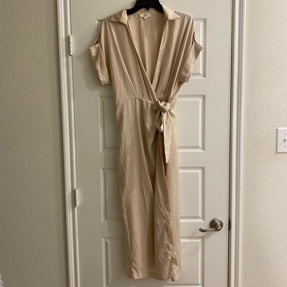 Silk midi Dress - Picture 2 of 8